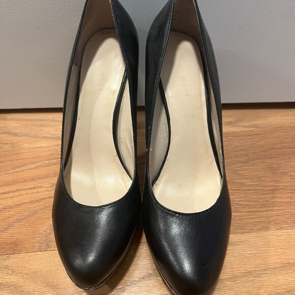 Black Platform Pumps - Picture 4 of 4